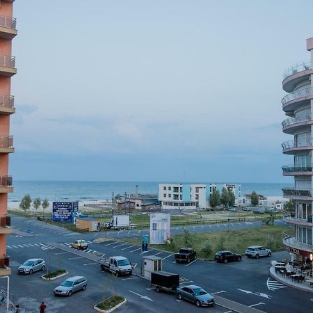 21 By The Sea Apartment Мамая Екстериор снимка
