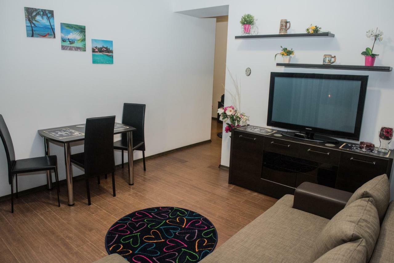 21 By The Sea Apartment Мамая Екстериор снимка