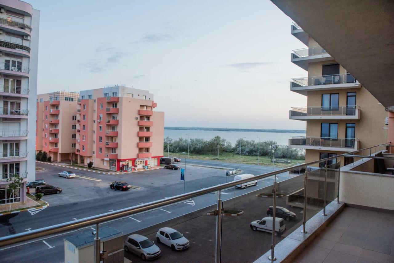21 By The Sea Apartment Мамая Екстериор снимка