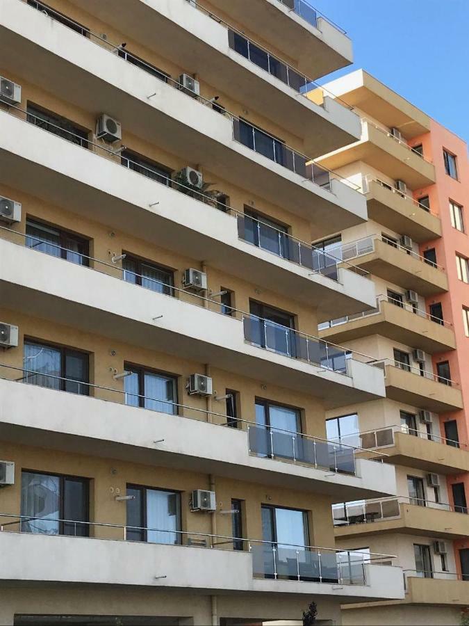 21 By The Sea Apartment Мамая Екстериор снимка